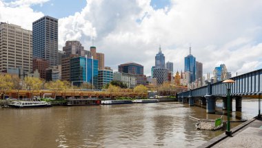 Melbourne şehir merkezi Yarra Nehri, Victoria, Avustralya