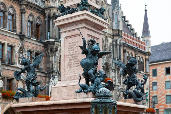 Figurine Intorno Alla Colonna Mariensaule Marienplatz Monaco Baviera Germania — Foto Stock