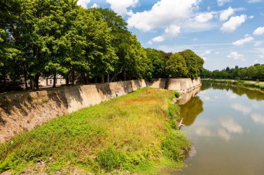 Ieper kasabası çevresinde duvar ve hendek, Belçika