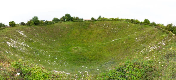 Lochnagar Maden Krateri, Ovillers-la-Boisselle, Somme, Fransa. Birinci Dünya Savaşı sırasında yeraltı madeninin patlatılmasıyla oluşan krater.