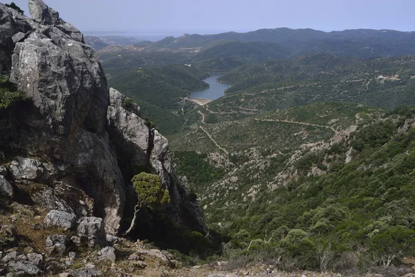 Marganai'den Corsi Gölü manzarası