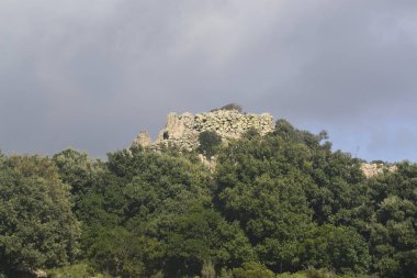Nuraghe Mont'Arbu manzarası
