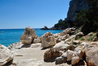 Cala Luna plajı manzarası