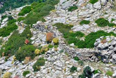 Monte Lora antik duvarının görünümü
