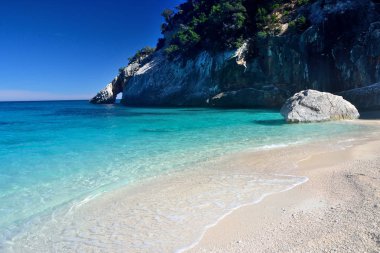 Cala Goloritz manzarası