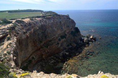Capo Mannu sahili manzarası