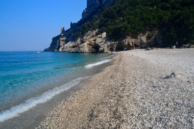Cala Sisine plajı manzarası