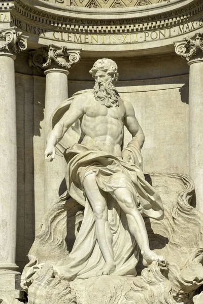 特雷维喷泉是意大利罗马最大 最著名的喷泉之一 — 图库照片