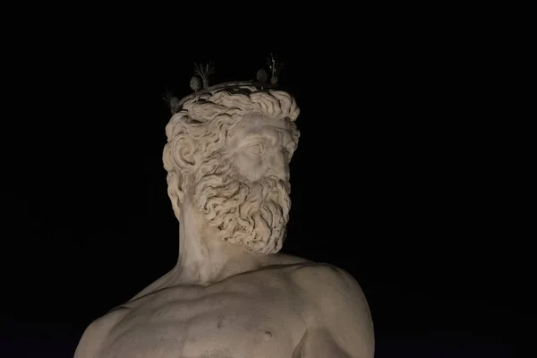 位于佛罗伦萨德拉西诺利亚广场的海王星之泉 — 图库照片