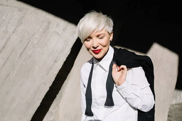 Woman Classic Suit Posing Concrete Wall — Stock Photo, Image