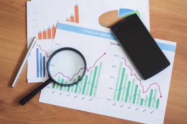 Grafikleri ve diyagramları belgelerle. Bilgi analiz iş grafiği.