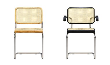 Asrın ortalarında, sırtı örülmüş kamış sırtı ve beyaz arka planda oturan ahşap bir koltuk. Krom taban koltuğu. Yüzyılın ortalarında, çatı katı, İskandinav iç mimarisi. 3d hazırlayıcı