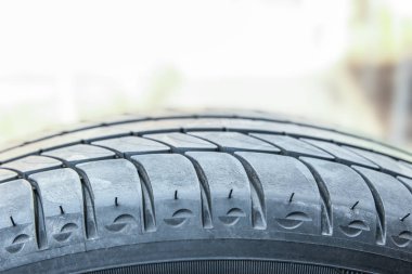 Otomatik arkaplan için araba lastikleri ve tekerlekleri