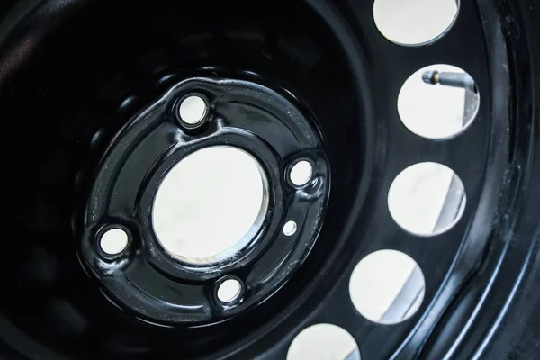 Neumáticos y ruedas de coche con ruedas para fondo automático — Foto de Stock