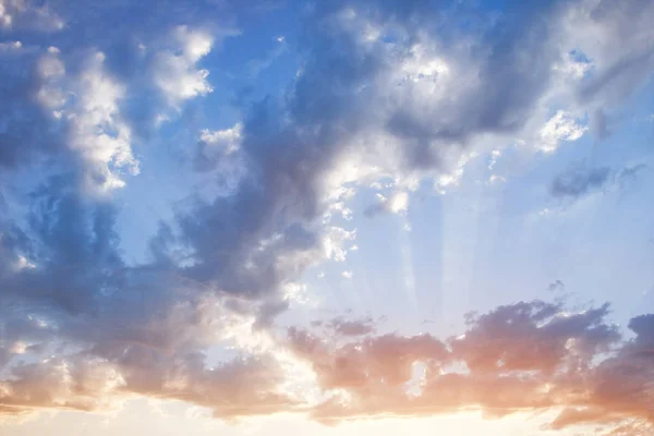 Cielo hermoso en el fondo de la naturaleza — Foto de Stock