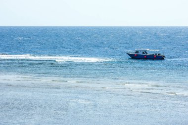 Deniz manzara arka planda güzel tekne yelkenleri