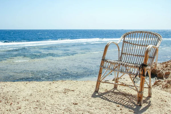 Stylowo piękne krzesło na morzu Natura Krajobraz tło — Zdjęcie stockowe