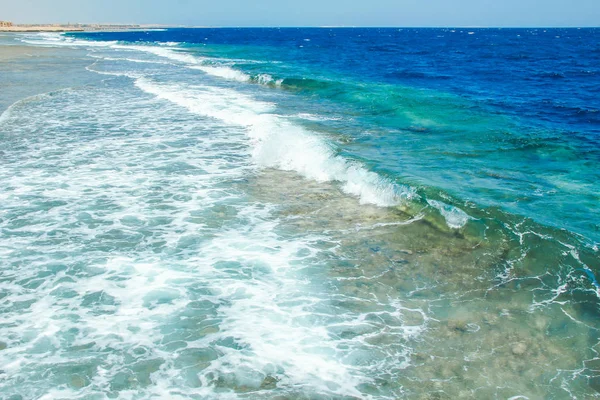 Belle onde sul mare paesaggio sfondo — Foto Stock