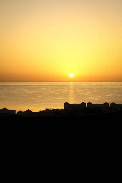 Schöner früher Sonnenuntergang auf dem Meeresgrund — Stockfoto