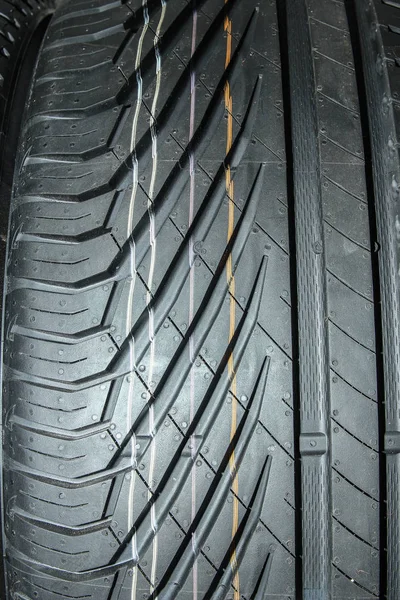 Neumáticos para coche de fondo —  Fotos de Stock