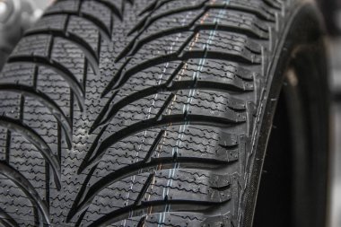 siyah şık yeni lastik tekerlekli arabalar için