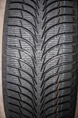 siyah şık yeni lastik tekerlekli arabalar için