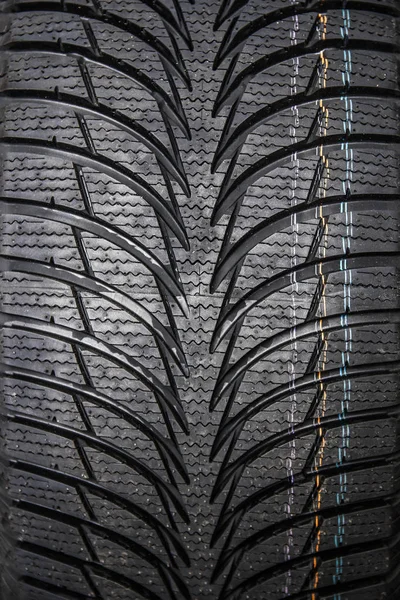 siyah şık yeni lastik tekerlekli arabalar için