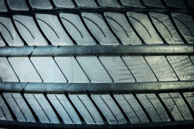 Otomatik arkaplan için araba lastikleri ve tekerlekleri