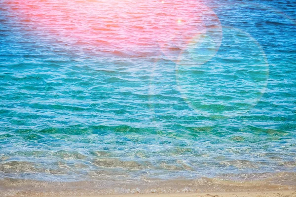 Splendidamente elegante spiaggia acqua di mare con sabbia sul backgrou natura — Foto Stock