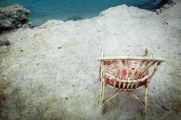 Gamla foto vacker stol på havet naturlandskap bakgrund — Stockfoto