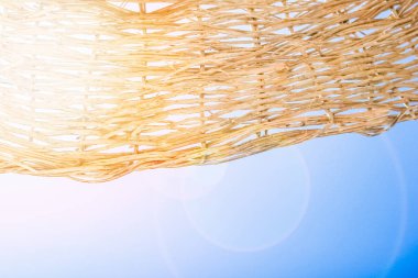 Doğanın arka planında güzel deniz kıyısı tatili