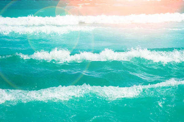 Gyönyörű strand hullámok a természet a háttérben — Stock Fotó