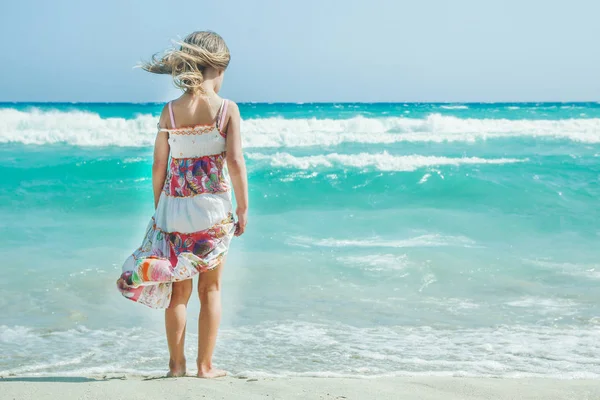 Enfant Heureux Bord Piscine Mer — Photo