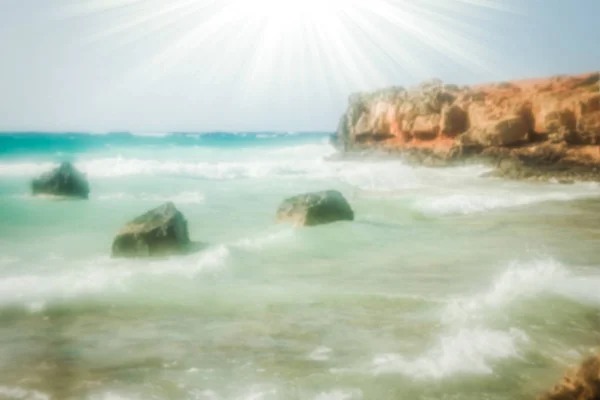 Όμορφη παραλία με κύματα στη φύση του φόντου — Φωτογραφία Αρχείου