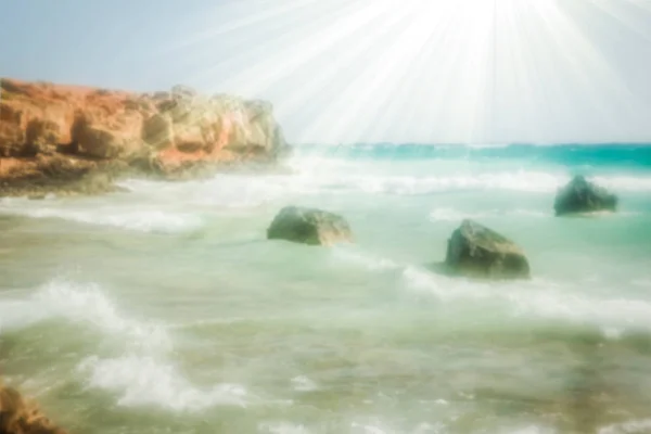 Όμορφη παραλία με κύματα στη φύση του φόντου — Φωτογραφία Αρχείου