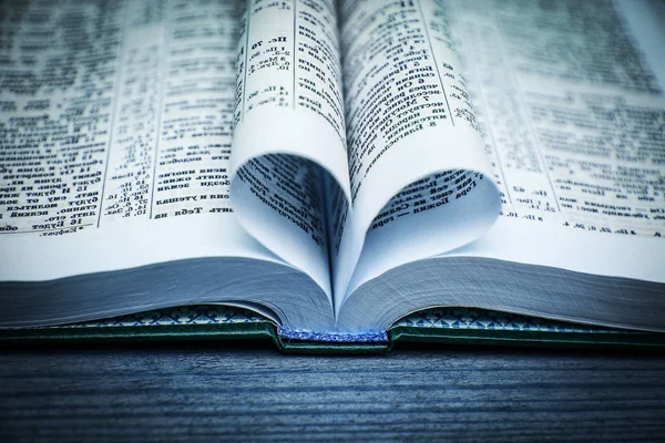 Bible and day in love — Stock Photo, Image