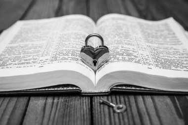 İncil ve aşık gün