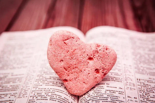 Bible et jour dans l'amour — Photo