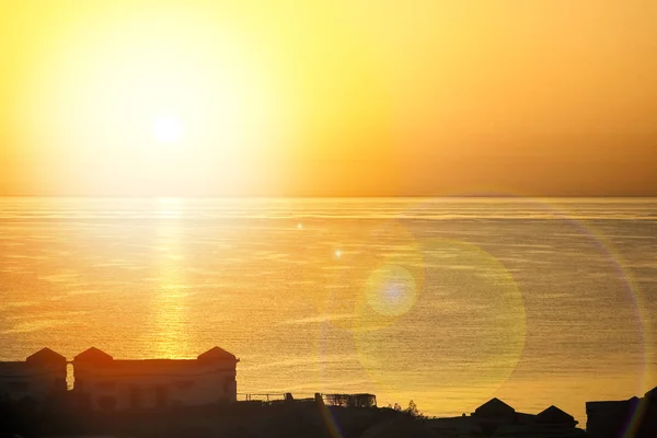 Schöner früher Sonnenuntergang auf dem Meeresgrund — Stockfoto
