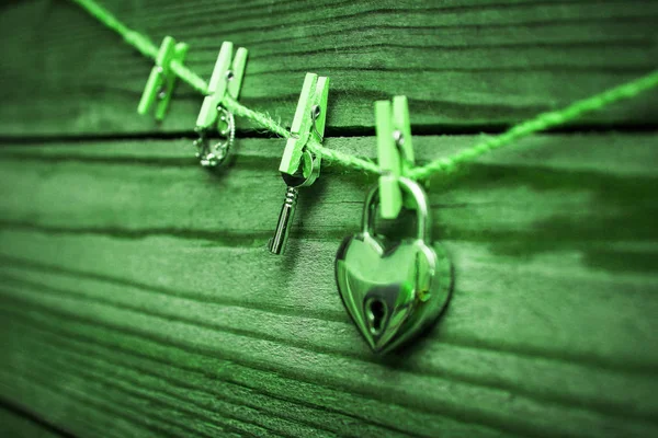 Kolíčky a den lásky — Stock fotografie