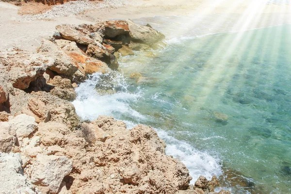 Belle plage avec des vagues dans la nature du fond — Photo