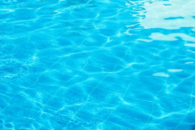 deniz arka plan yakınında güzel su havuzu