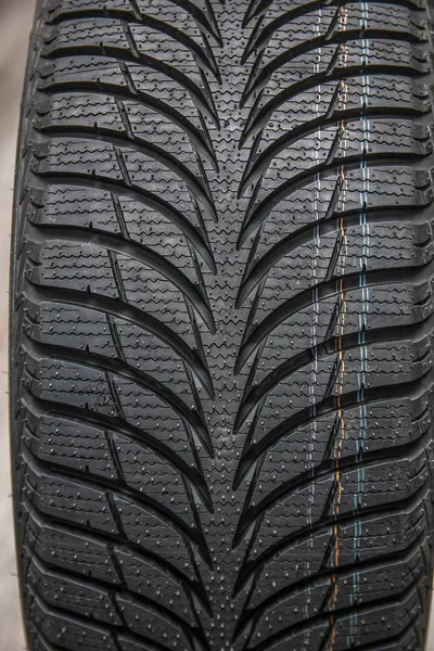 siyah şık yeni lastik tekerlekli arabalar için