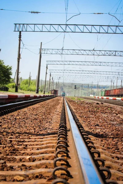 Beautiful stylish and reliable railway with a train on the natur — Stock Photo, Image