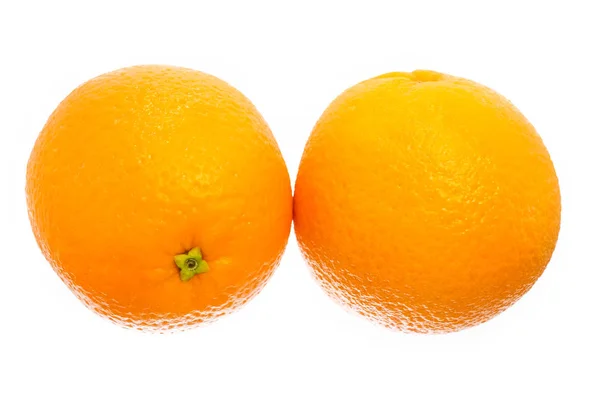 Krásné oranžové Šťavnatý pomeranč na bílém pozadí — Stock fotografie