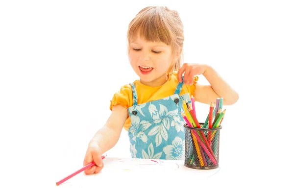 Glücklich Baby Mädchen schöne Malerei auf weißem Hintergrund — Stockfoto