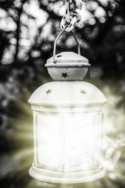 Beautiful ceramic lamp in the park on nature background — Stock Photo, Image