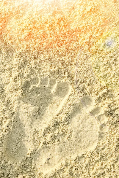 Hermosas huellas en la arena por el fondo del mar —  Fotos de Stock