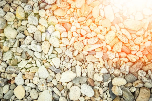 Hermosas piedras junto al mar en el fondo de la naturaleza —  Fotos de Stock