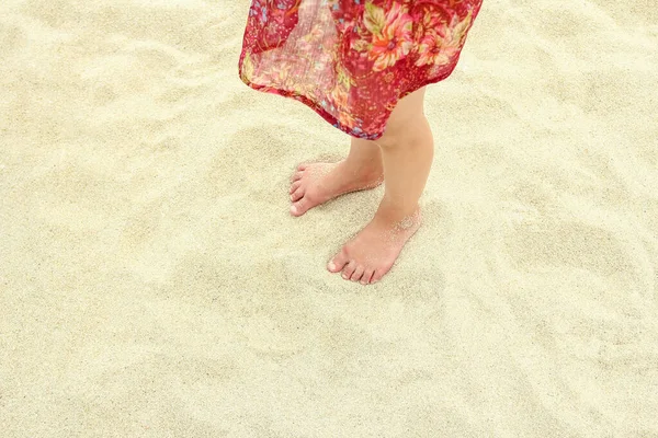 Mooie Benen Het Zand Van Zee Griekse Achtergrond — Stockfoto